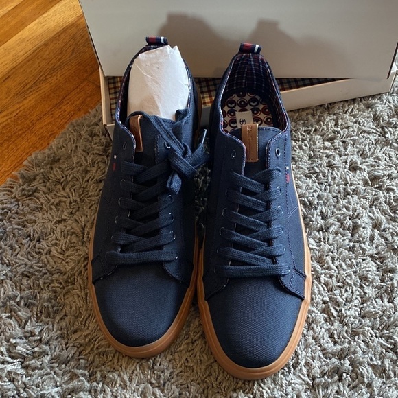 New in Box Ben Sherman Bristol Lace to Toe Sneakers In Navy Nylon Size 11.5 - Picture 2 of 8